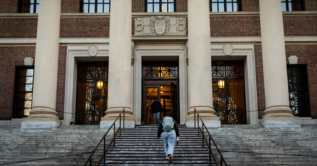 FAFSA Data Delayed Until March, Impacting College Aid Offers