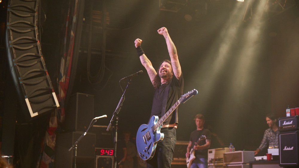 Josh Freese Joins Foo Fighters as New Drummer for Summer Tour.