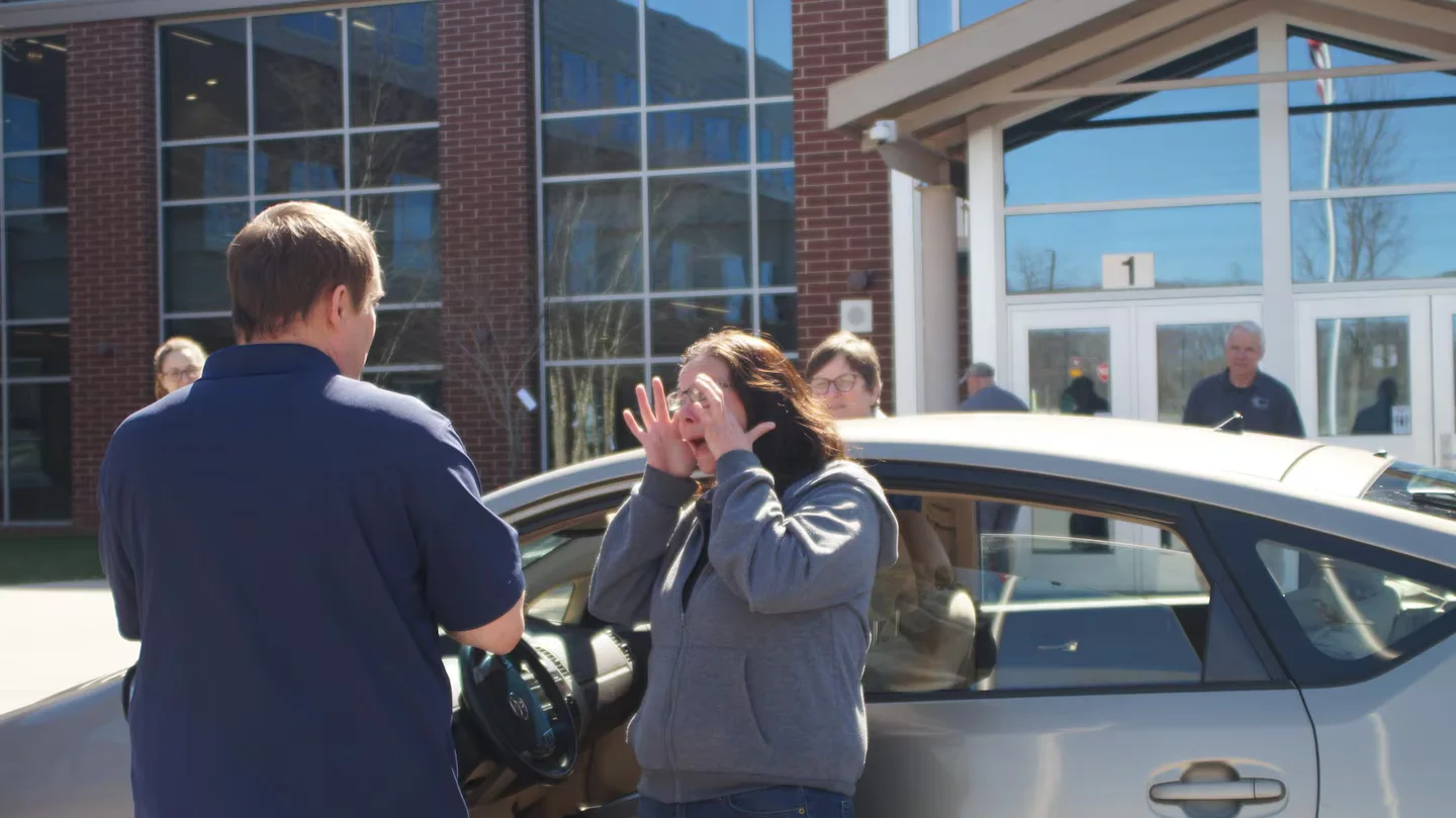 Student auto shop gifts refurbished cars to single moms, reinforcing community