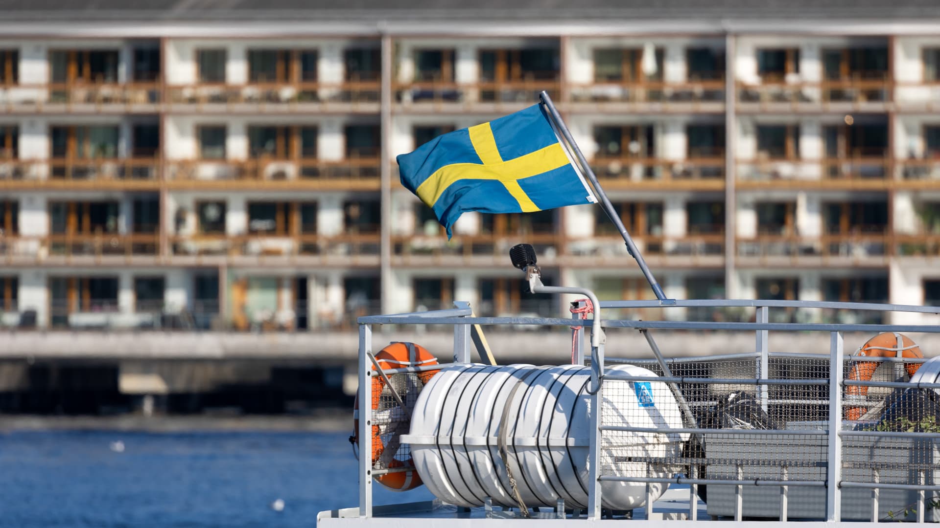 Nordic Central Banks Raise Rates, Signal Further Hikes