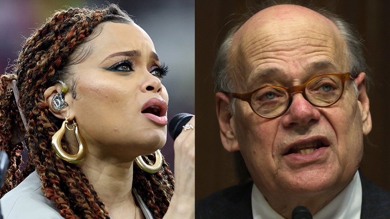 Featured image for "Controversy Erupts Over Super Bowl Fans' Response to 'Lift Every Voice and Sing' Performance"