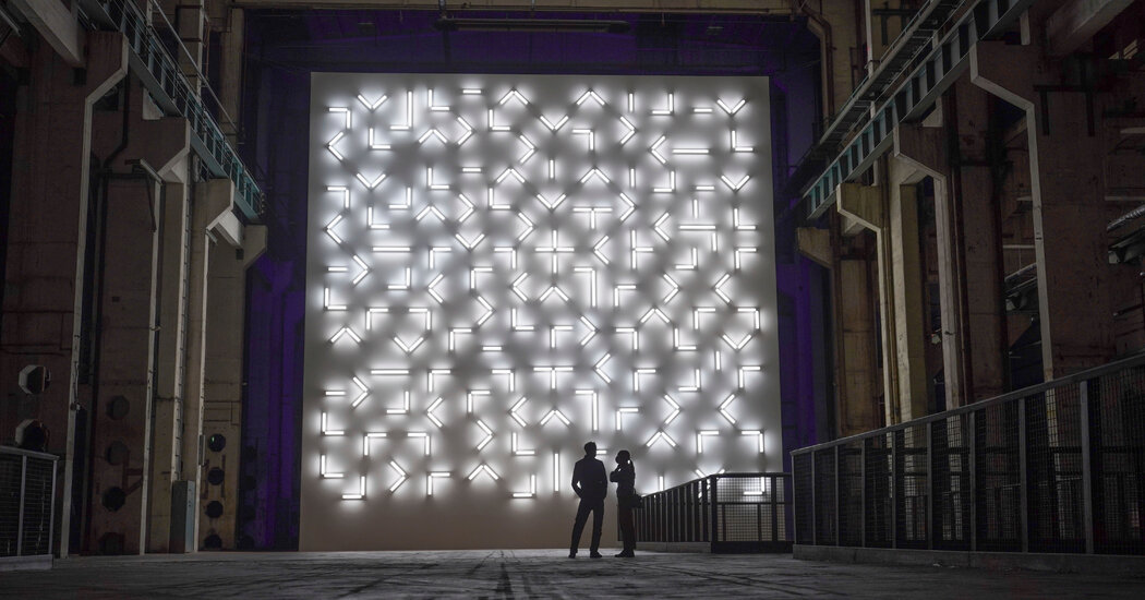 Featured image for Renowned Artist Robert Irwin Passes Away at 95, Leaving a Legacy of Ethereal Art