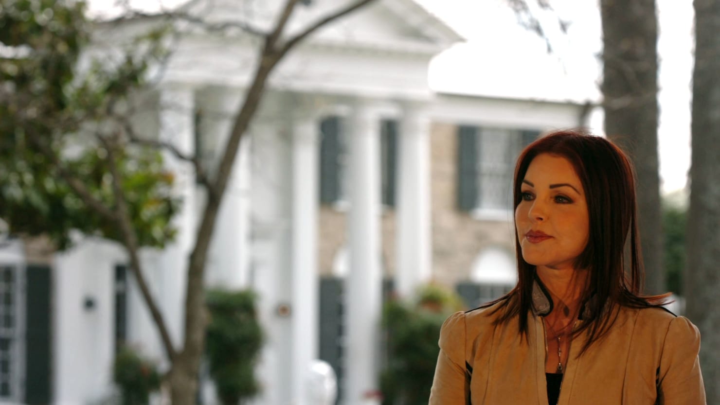 Identity Thief Admits Role in Graceland Sale Threat