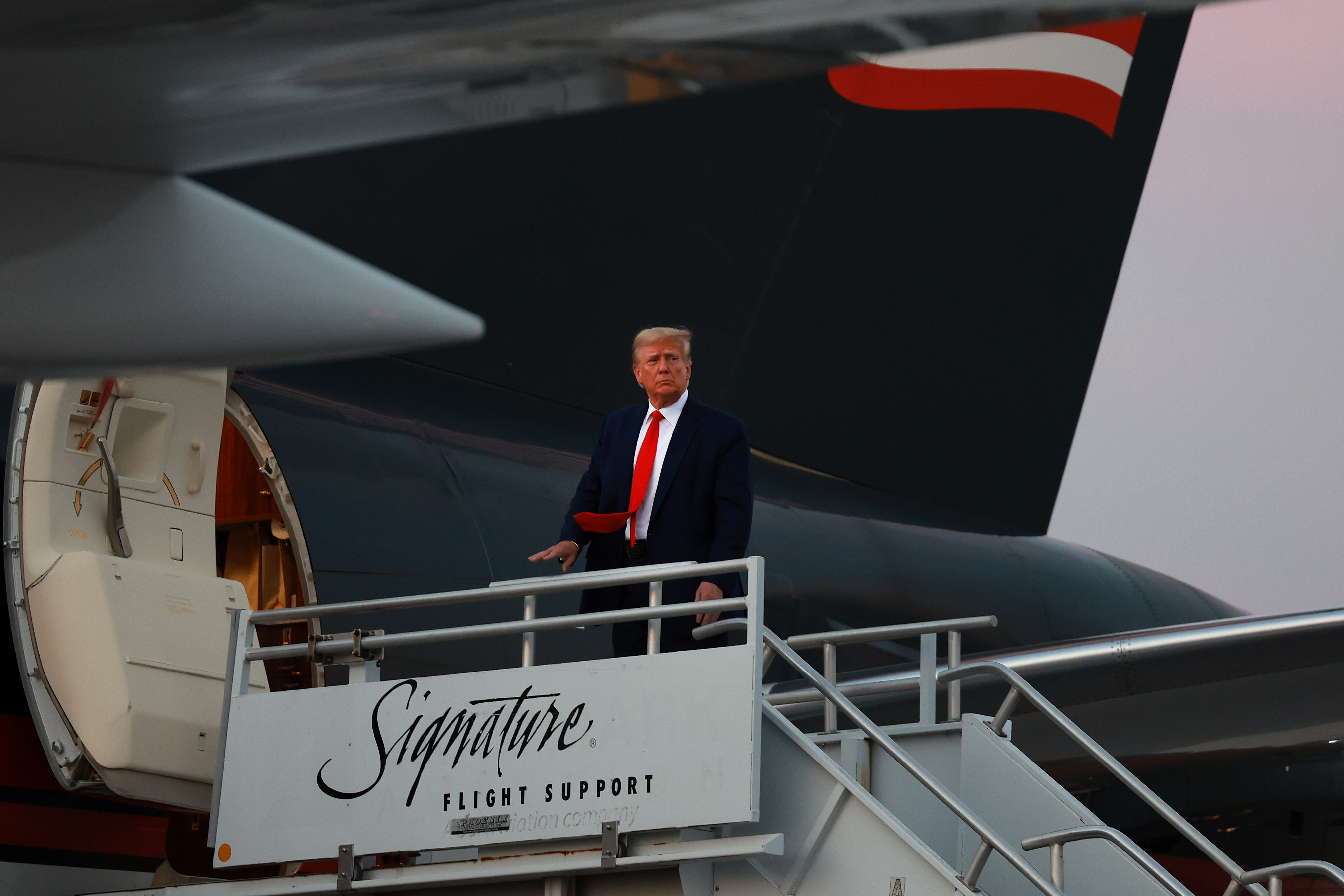 Trump Dominates GOP Polls and Fundraising, DeSantis Struggles to Keep Pace