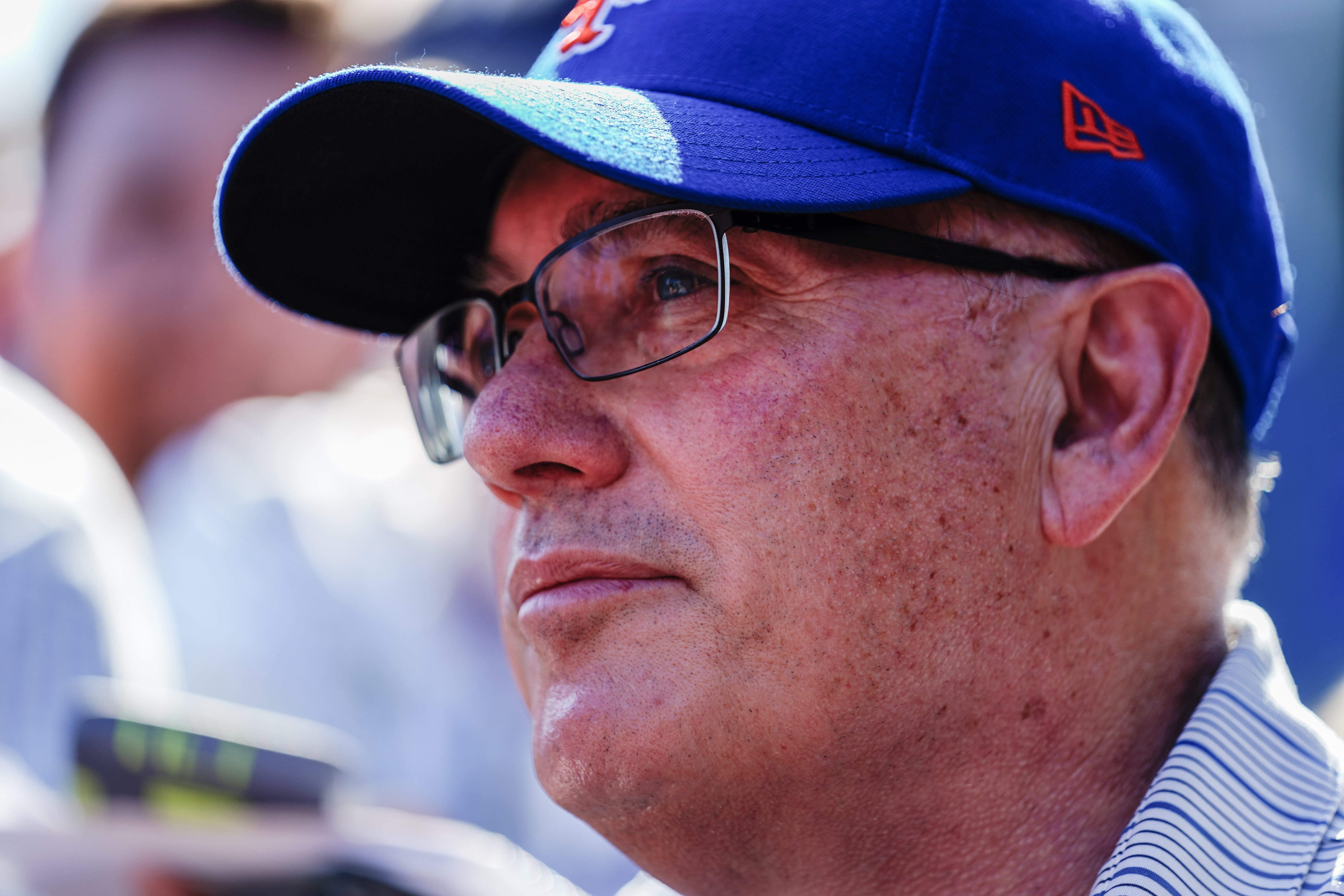 Mets owner Steve Cohen criticizes team's uniform patch as resembling Phillies colors.