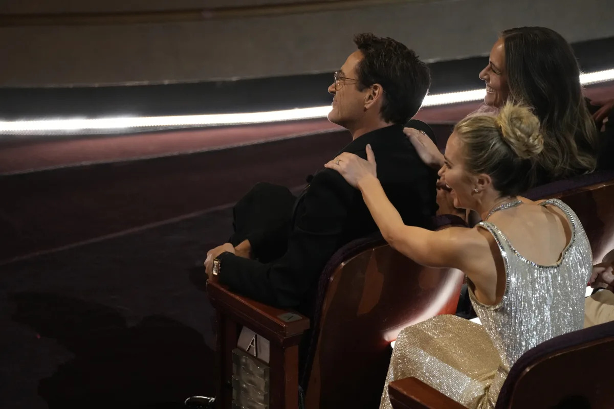 "2024 Oscars: Unseen Moments, Protests, Quotes, and Twitter Reactions"