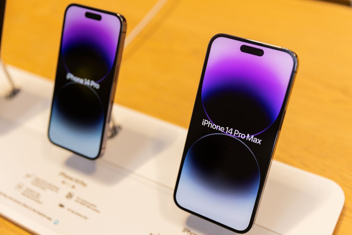 Revenge Spending Boosts Sales of Apple iPhone 14 and Other High-End Devices