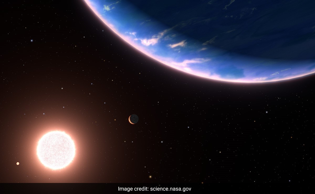 NASA's Hubble Telescope Discovers Water Vapor on Small Exoplanet