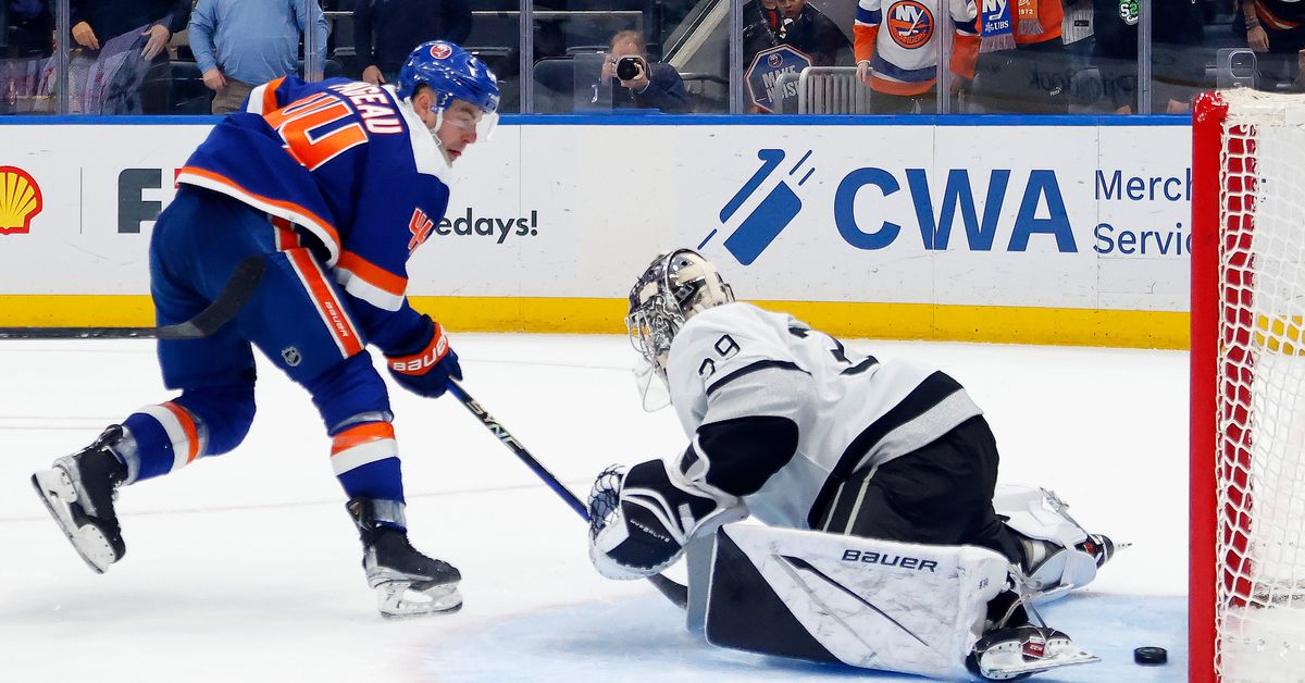Islanders Stage Epic Comeback, End Kings' Record Road Streak
