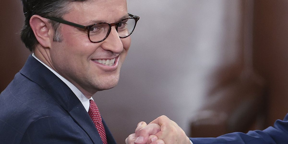 "House Republicans Criticized for Delaying Ukraine Aid Amid Fridge and Dryer Votes"