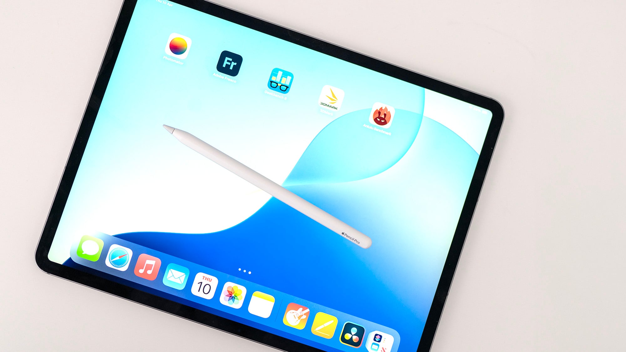 Featured image for Apple's iPadOS 26 Brings Mac-Like Multitasking and New Features