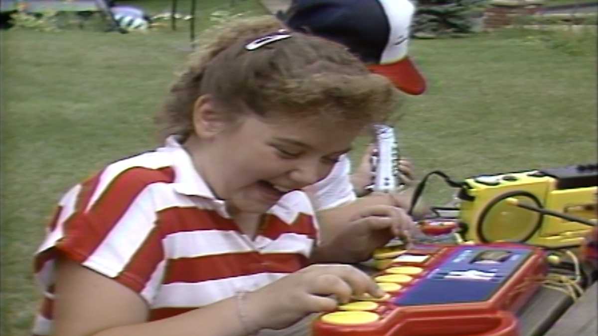 "Throwback to 1989: Unforgettable Gadgets and Games!"