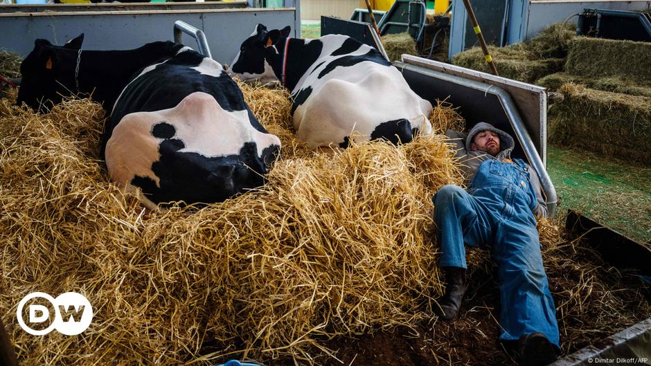 Featured image for "French Farmers' Powerful Protests: Unraveling the Chaos and Anger"