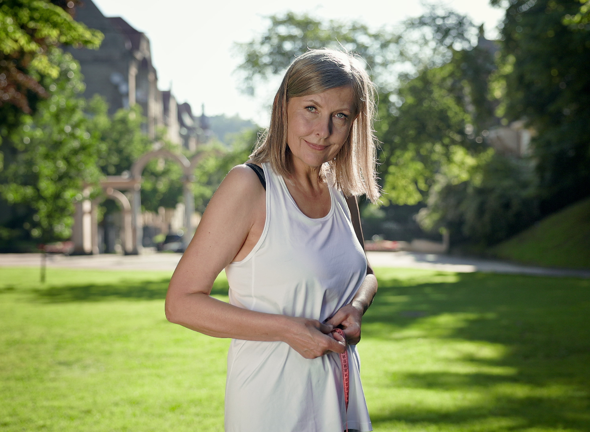 Featured image for "Efficient Waist-Trimming Exercises for Women in Their 50s"