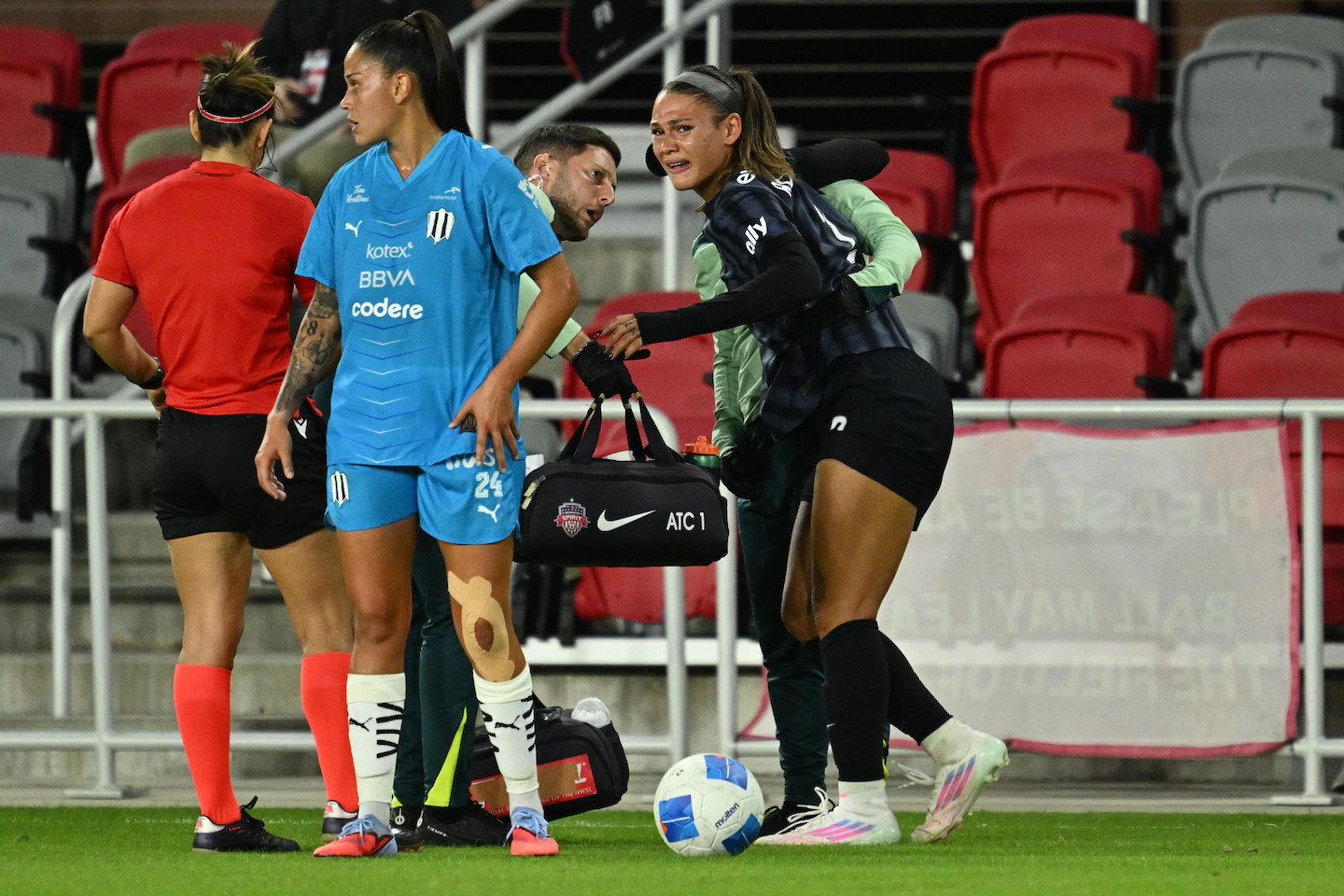 Featured image for USWNT Updates: Injuries, Roster Selections, and Rising Stars