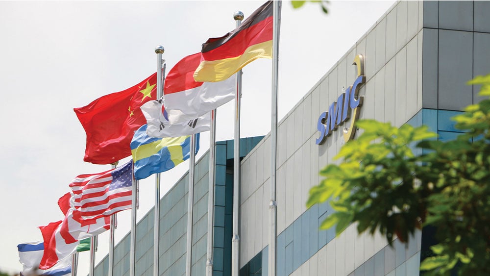 "Market Volatility: Dow Jones and S&P Face Challenges Amid Economic Reports and Tech Showdown"