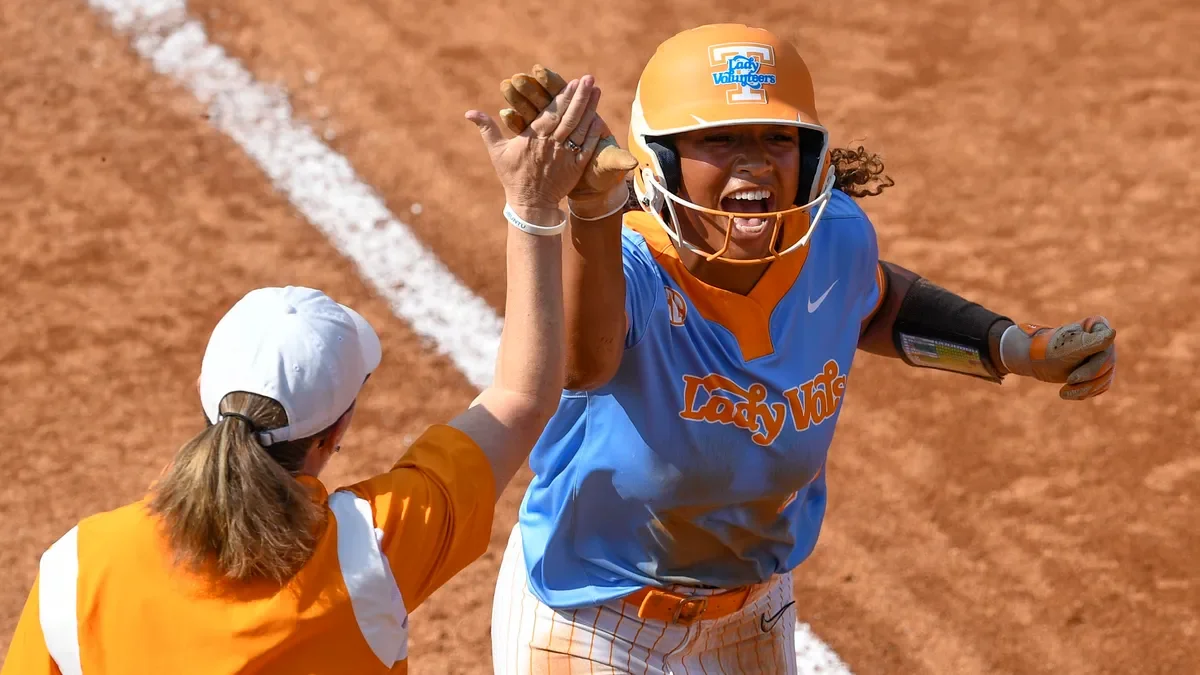 Tennessee Lady Vols advance to NCAA Softball Super Regionals with win over Texas.