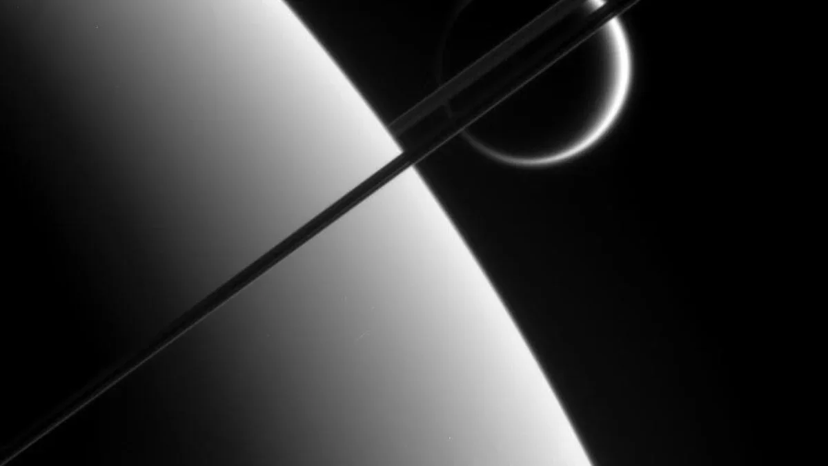 Two-moon crash may have birthed Saturn's rings