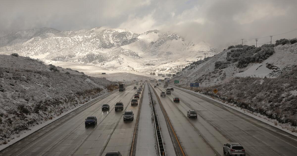 Thanksgiving Travel Surge: Record Numbers and Potential Delays