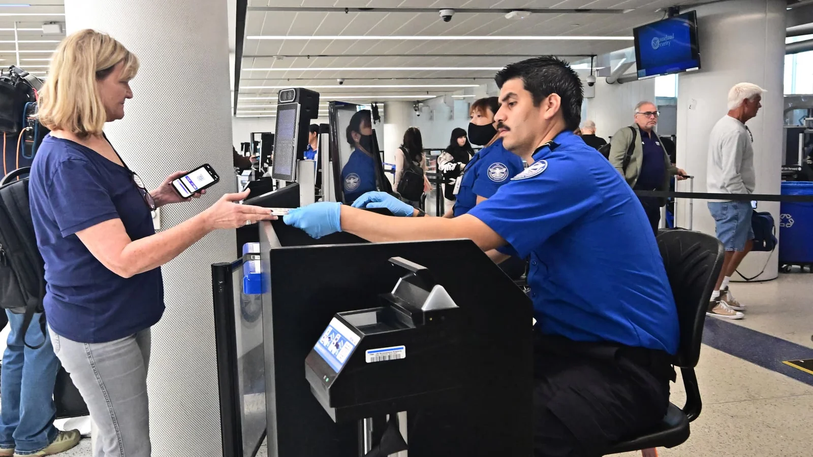 TSA Staffing Shortages Spark Hourslong Security Lines at Major Airports