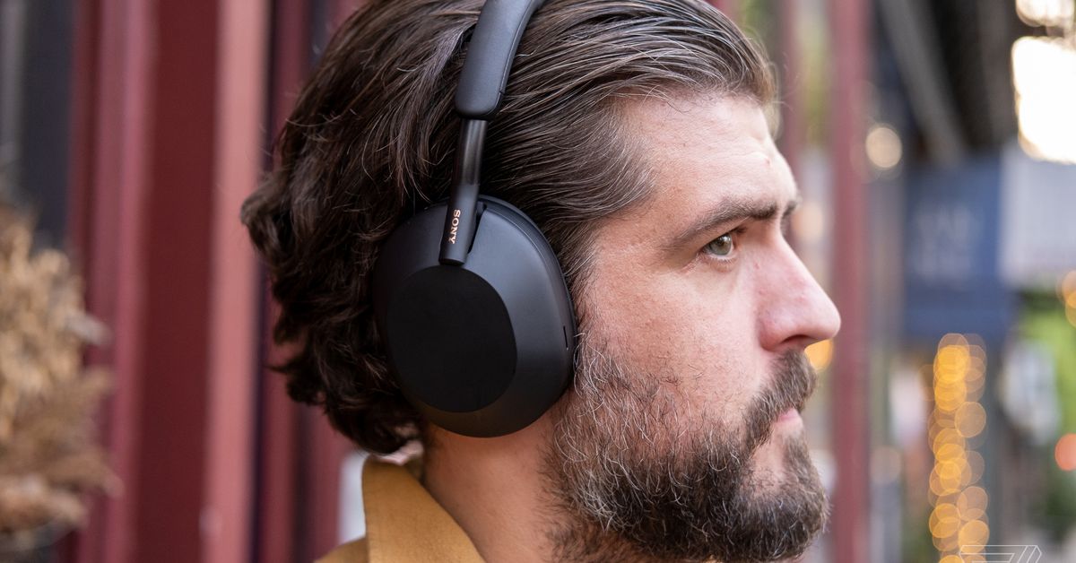 Featured image for "Sony's XM5 Headphones Discounted Over $100 in eBay's New Year's Sale"