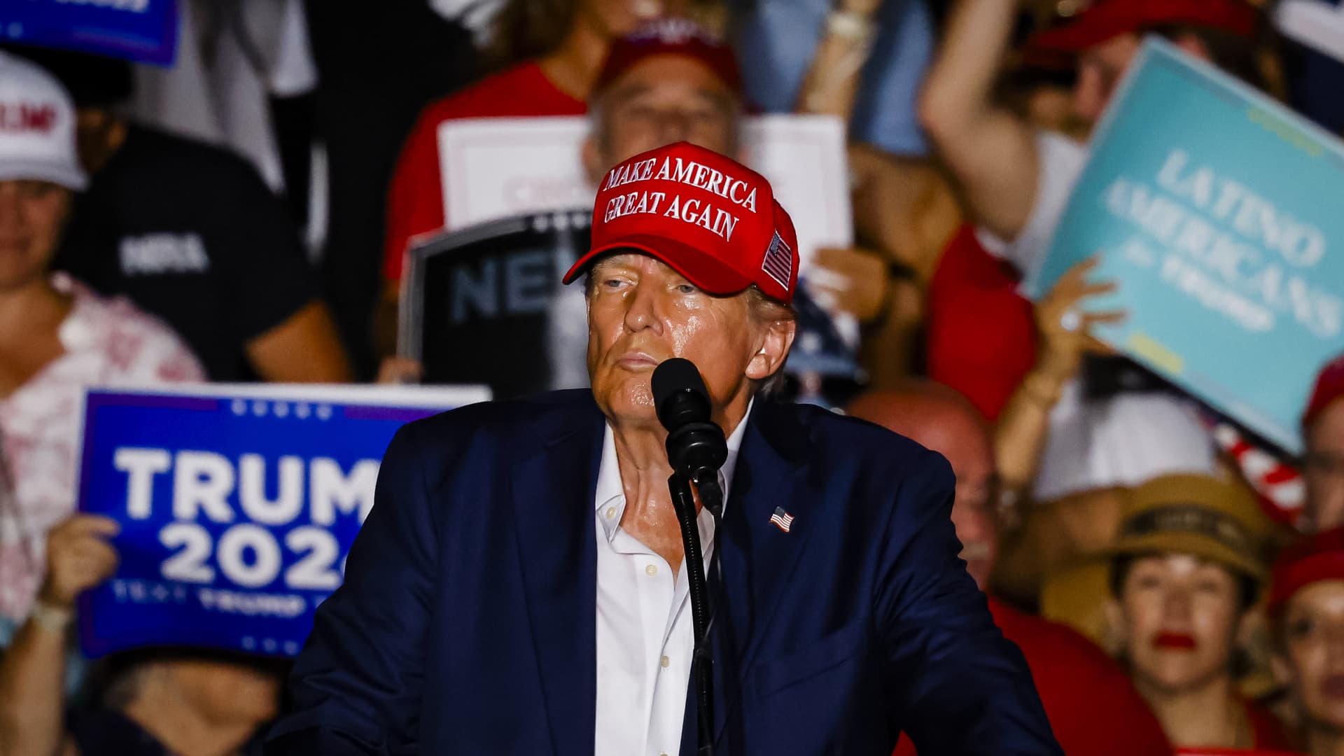 "Experts Warn Trump's Economic Policies Could Harm Both U.S. and Europe"