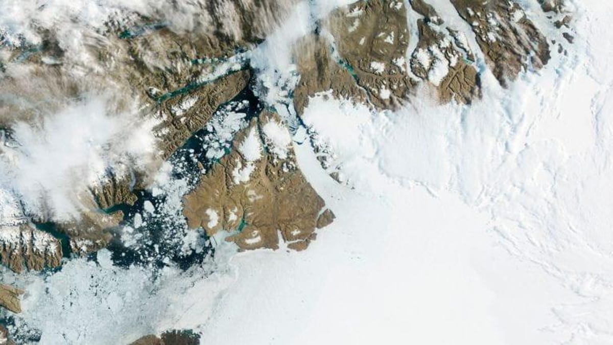 Featured image for Greenland's Melting Glaciers: Surprising Discoveries and Underestimated Risks