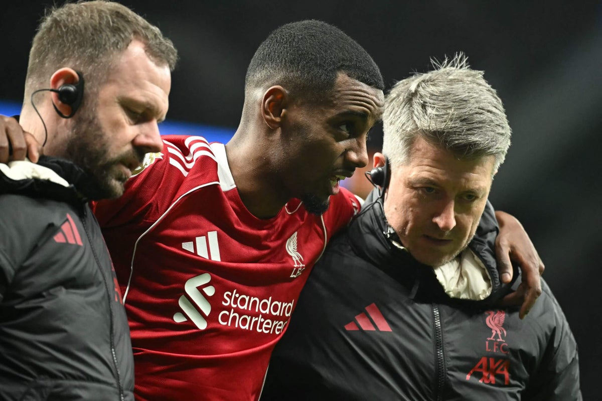 Featured image for Liverpool's Alexander Isak Out for Months After Leg Injury