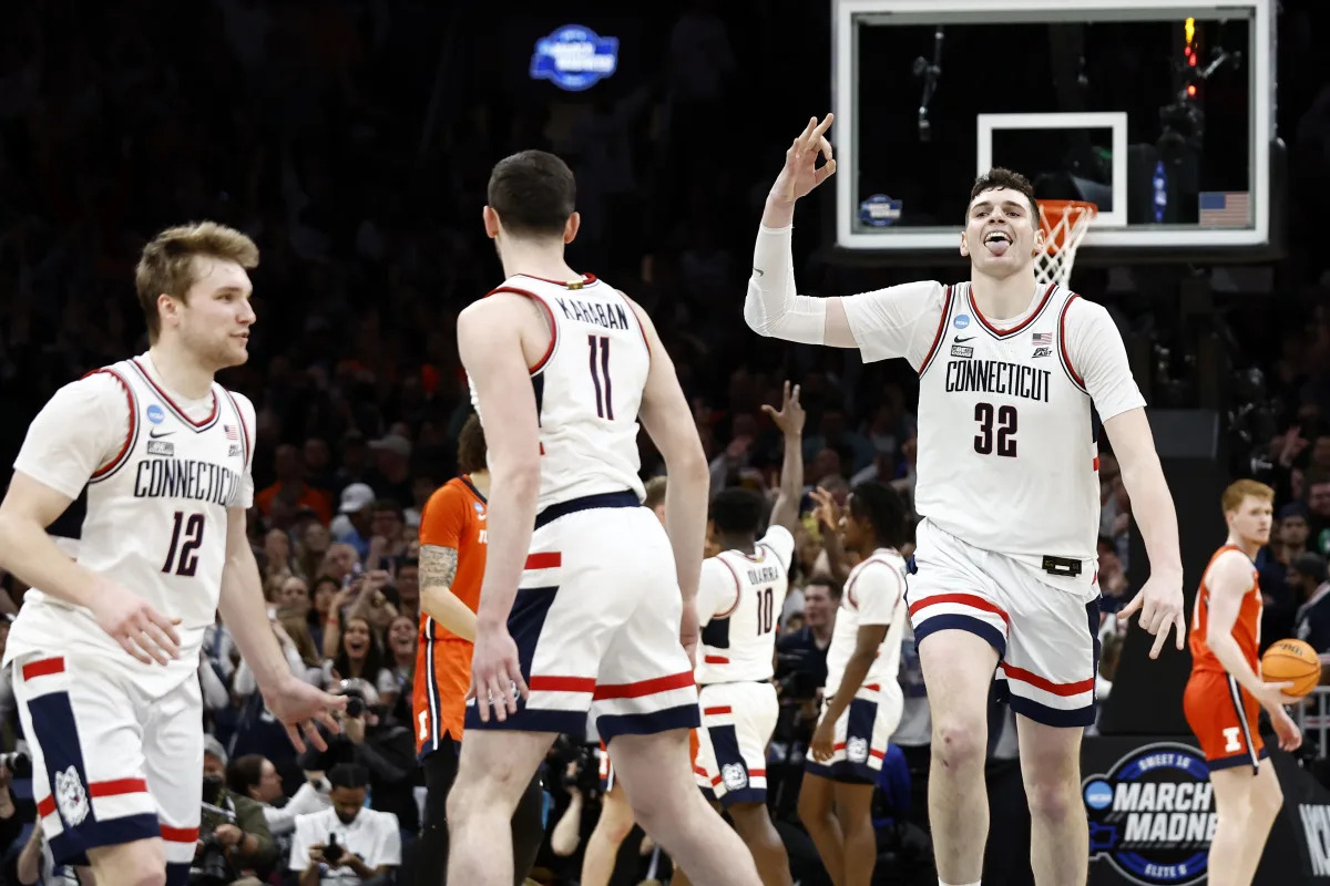 "UConn Coach Dan Hurley's Reaction to ESPN Analyst's Tweet"