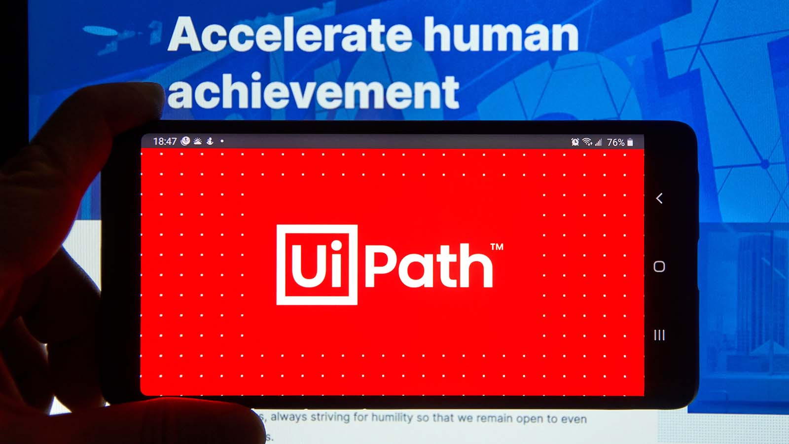 Featured image for UiPath Stock Plummets 30% Amid CEO Resignation and Disappointing Guidance