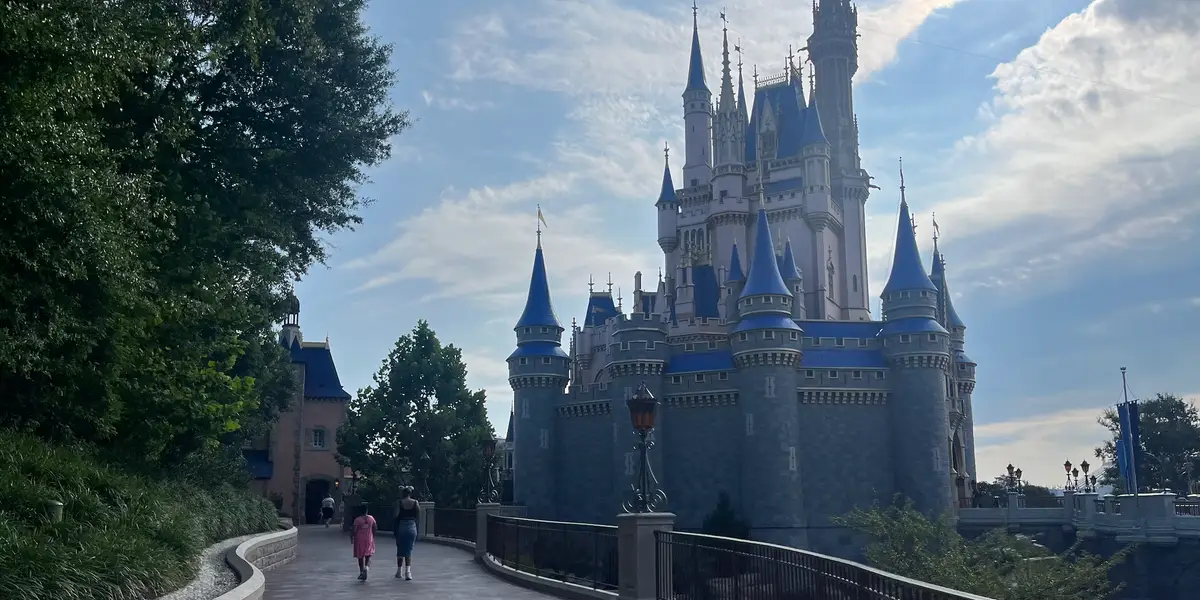 "Empty Disney World: Families Should Take Advantage of Short Lines in Summer"