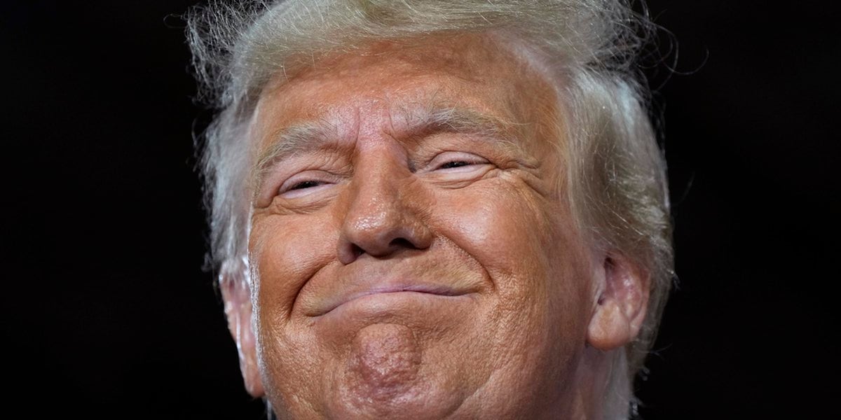 "Donald Trump Confirmed to Attend Carolina-Clemson Football Game"