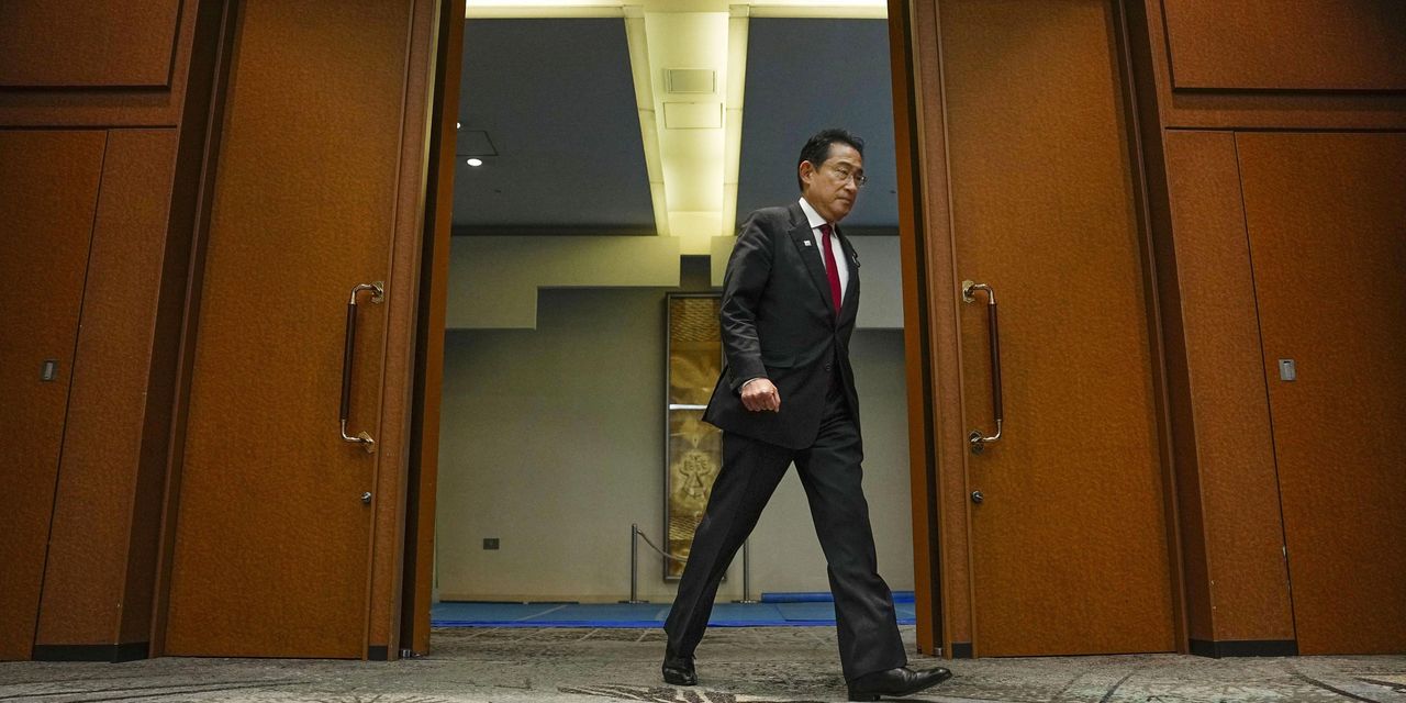 "Japanese Leader Urges No Nukes in Meeting with Biden"