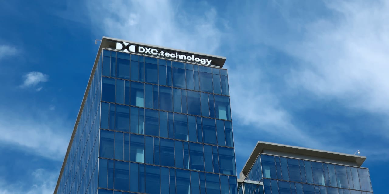 Featured image for DXC Technology's Stock Plummets Amid Reversing Progress and Revenue Forecast Cuts