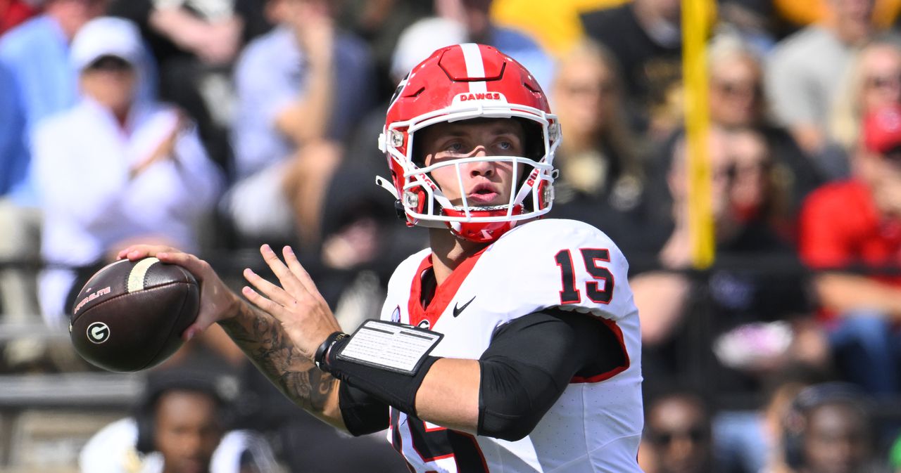 Georgia QB Carson Beck reacts to Brock Bowers injury and turnovers at Vanderbilt