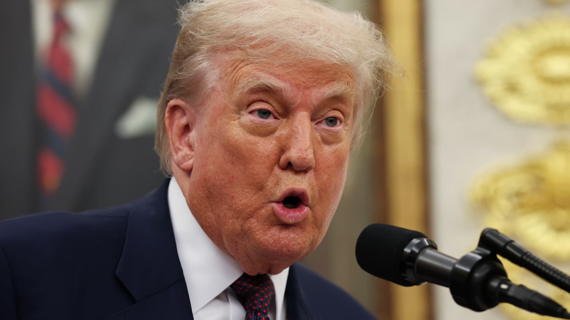 Trump Threatens Tariffs on Chips and Drugs, Impacting Markets