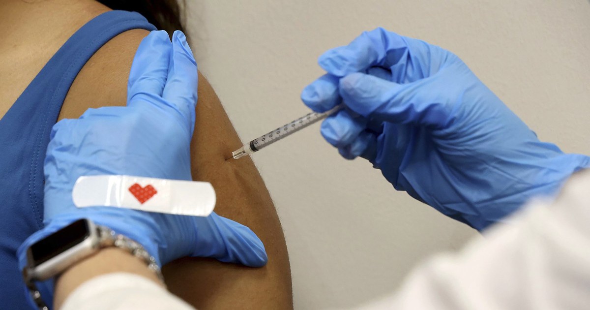 Featured image for CDC Advisers Recommend Spring Covid Boosters for Older Adults