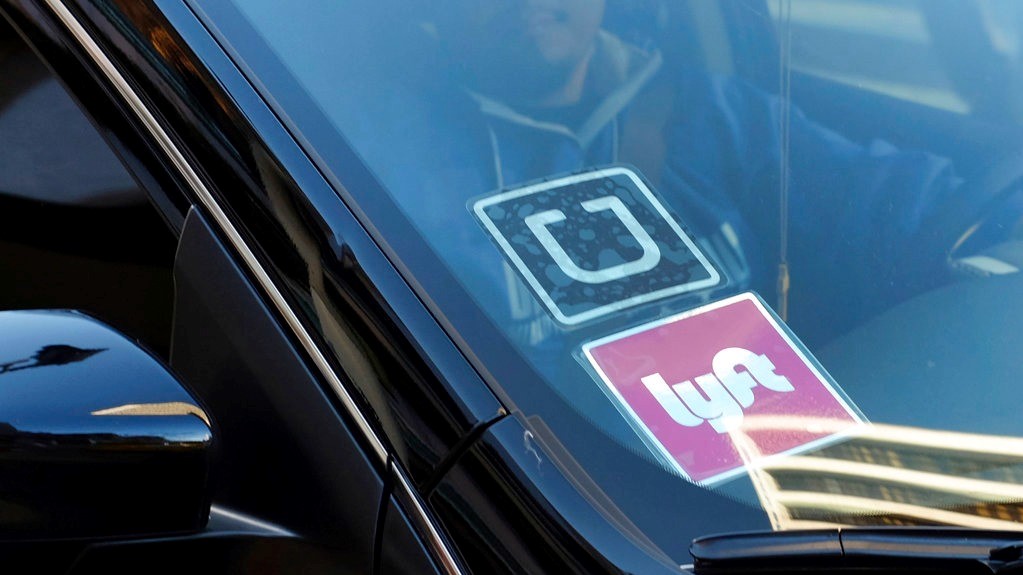 Rideshare Giants Threaten Exit from Twin Cities Amid Regulatory Disputes