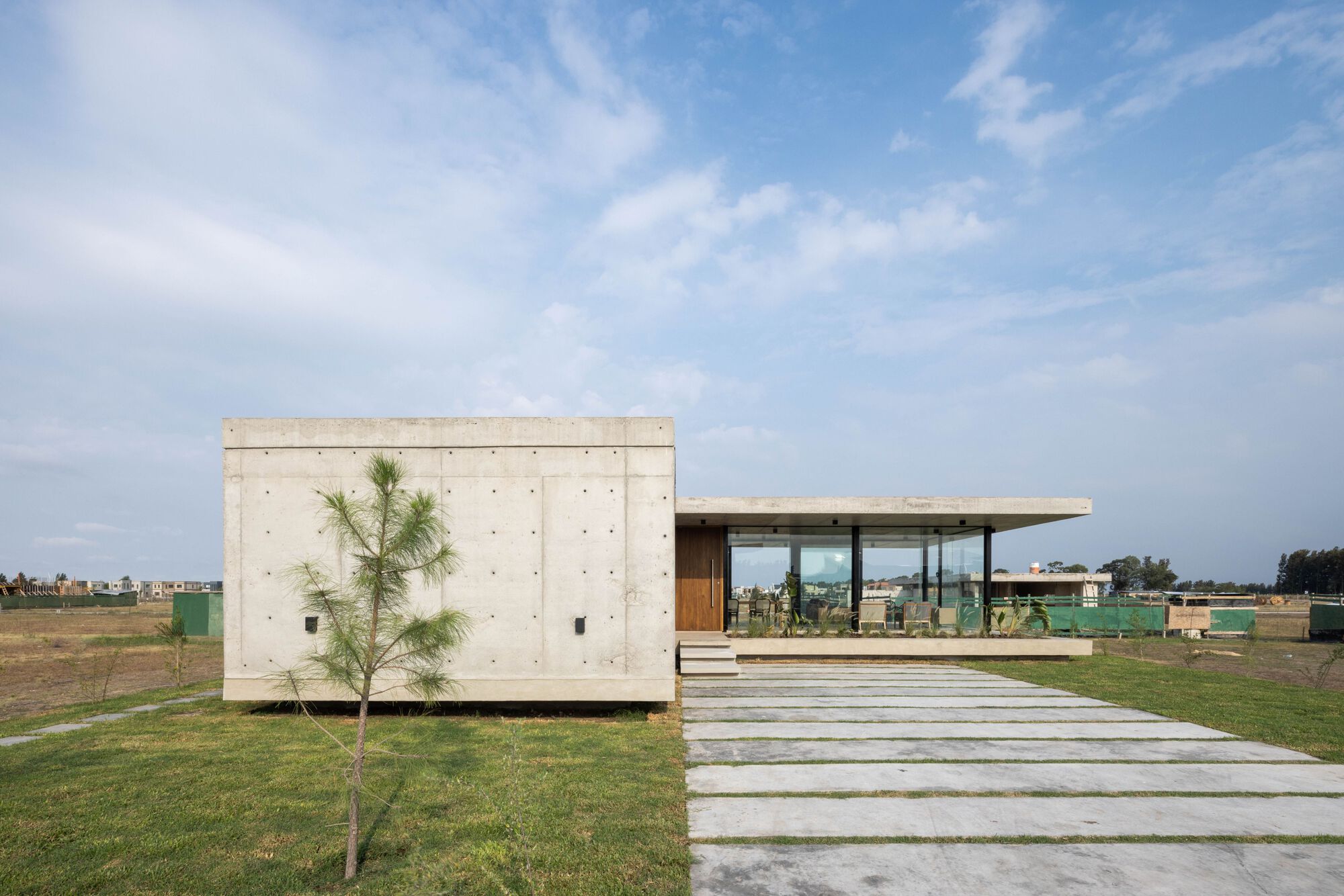 TIM ARQUITECTOS designs Pekin House.