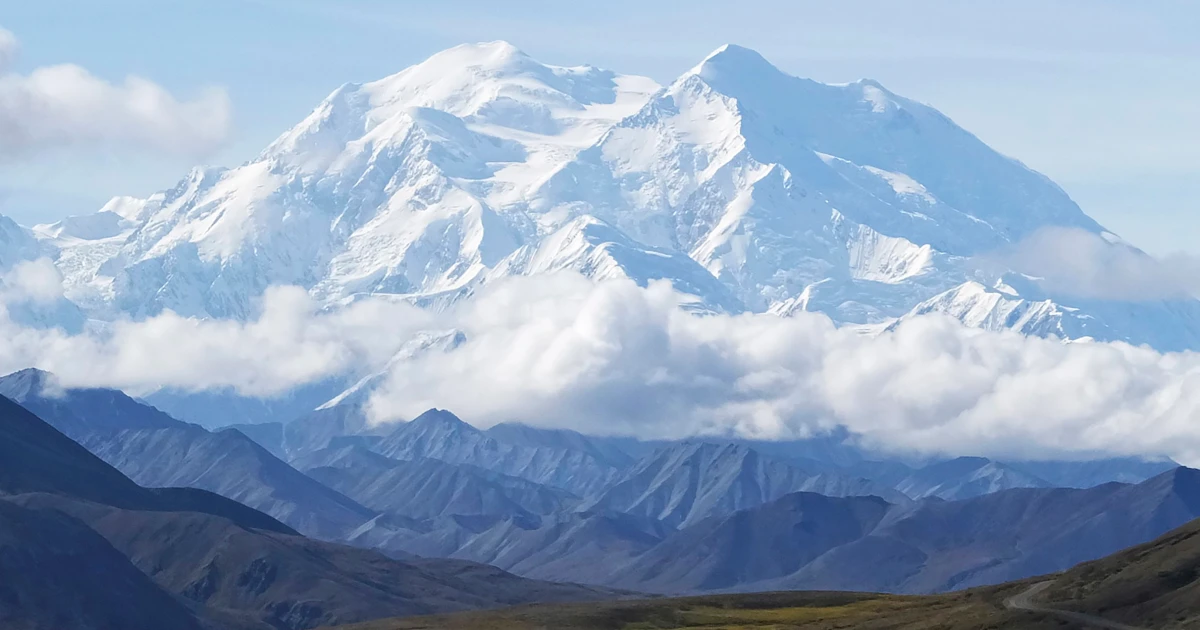 Featured image for Climber Dies After 3,000-Foot Fall on Denali