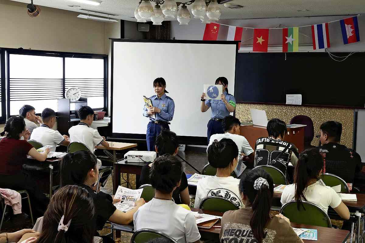 Featured image for Japan Plans to Welcome Up to 1.23 Million Foreign Workers by 2028