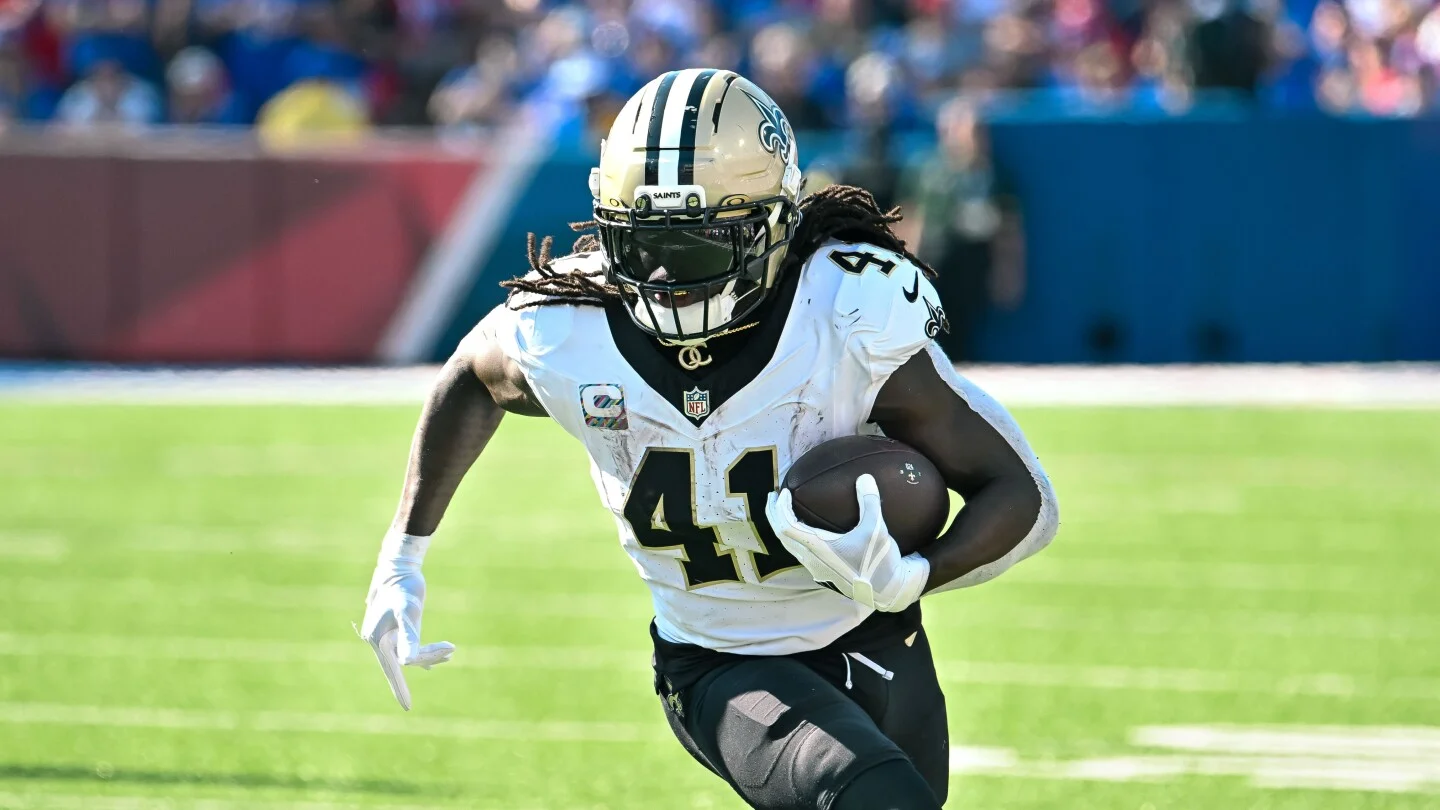 Moore noncommittal on Kamara's Saints future after Etienne addition