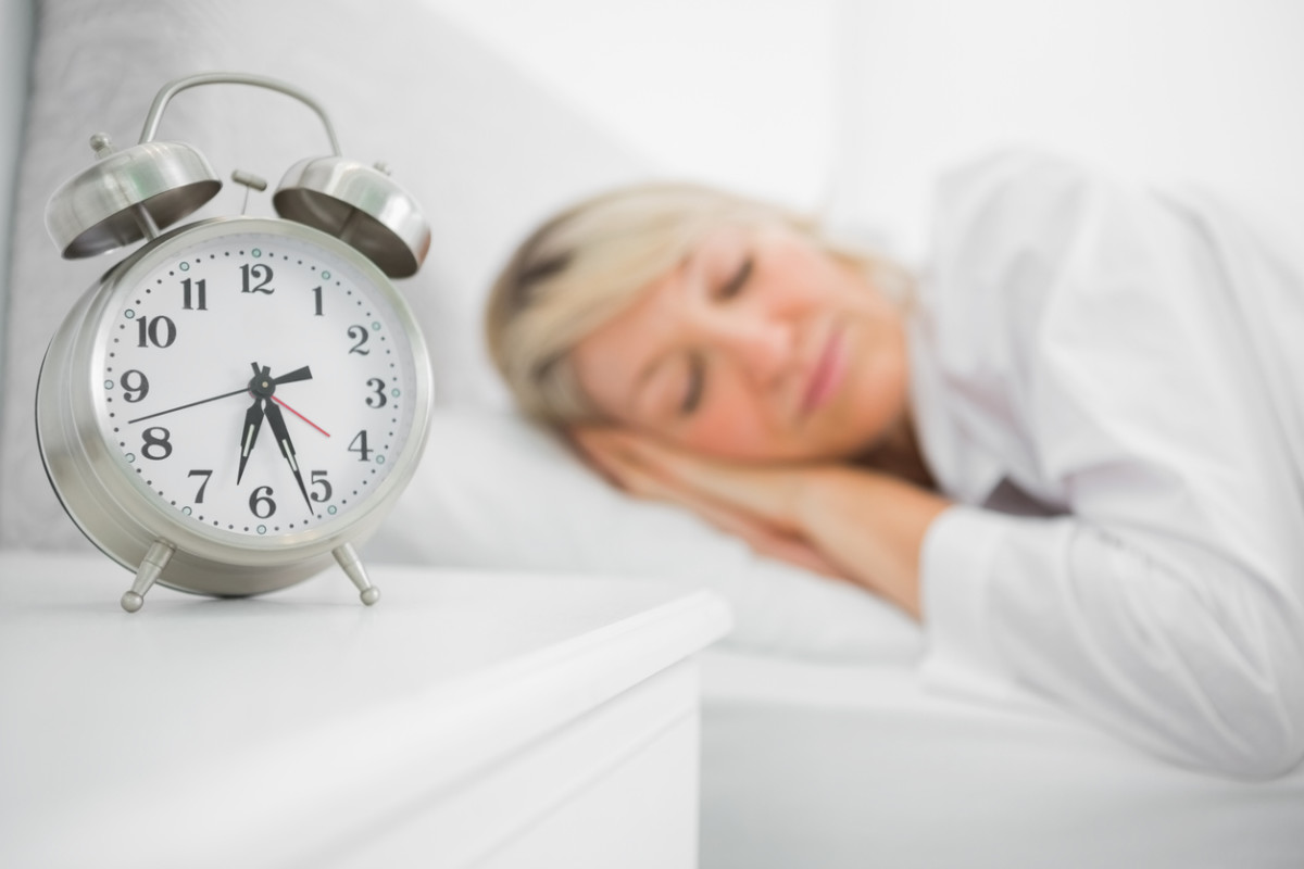 Featured image for "Optimizing Sleep for Heart Health: Expert Tips and Risks to Avoid"