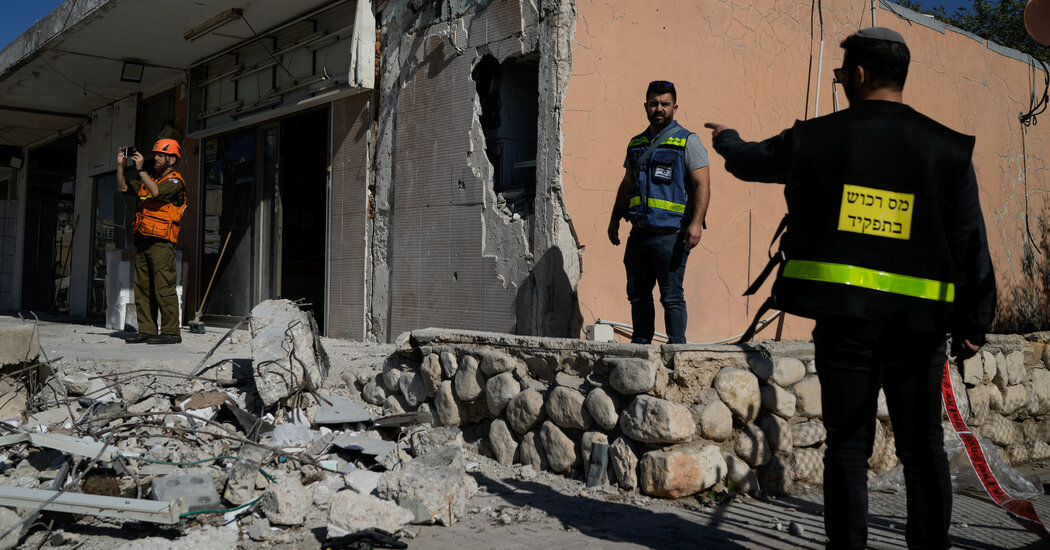 "Debate Over Hamas Rocket Barrage and Palestinian Resistance in Gaza"