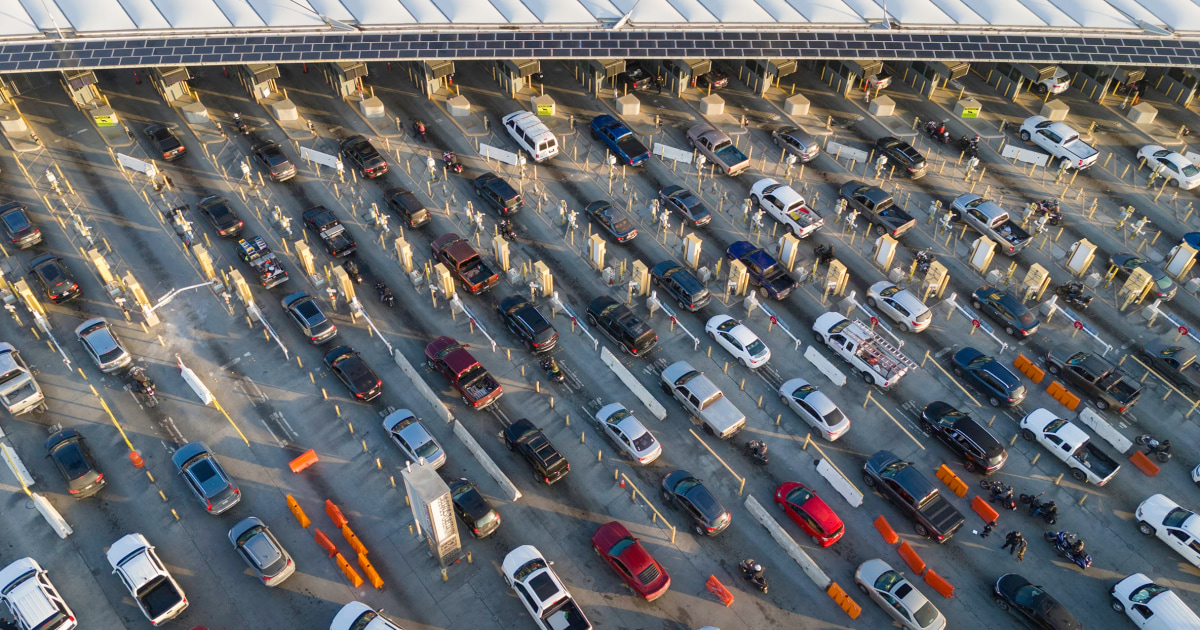 Featured image for "Supreme Court Divided Over Expert Testimony in Drug 'Mule' Case Appeal"