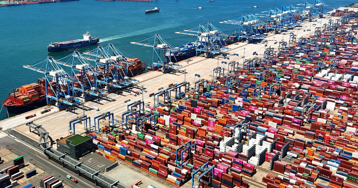 China retaliates with new port fees on U.S. vessels amid escalating tensions