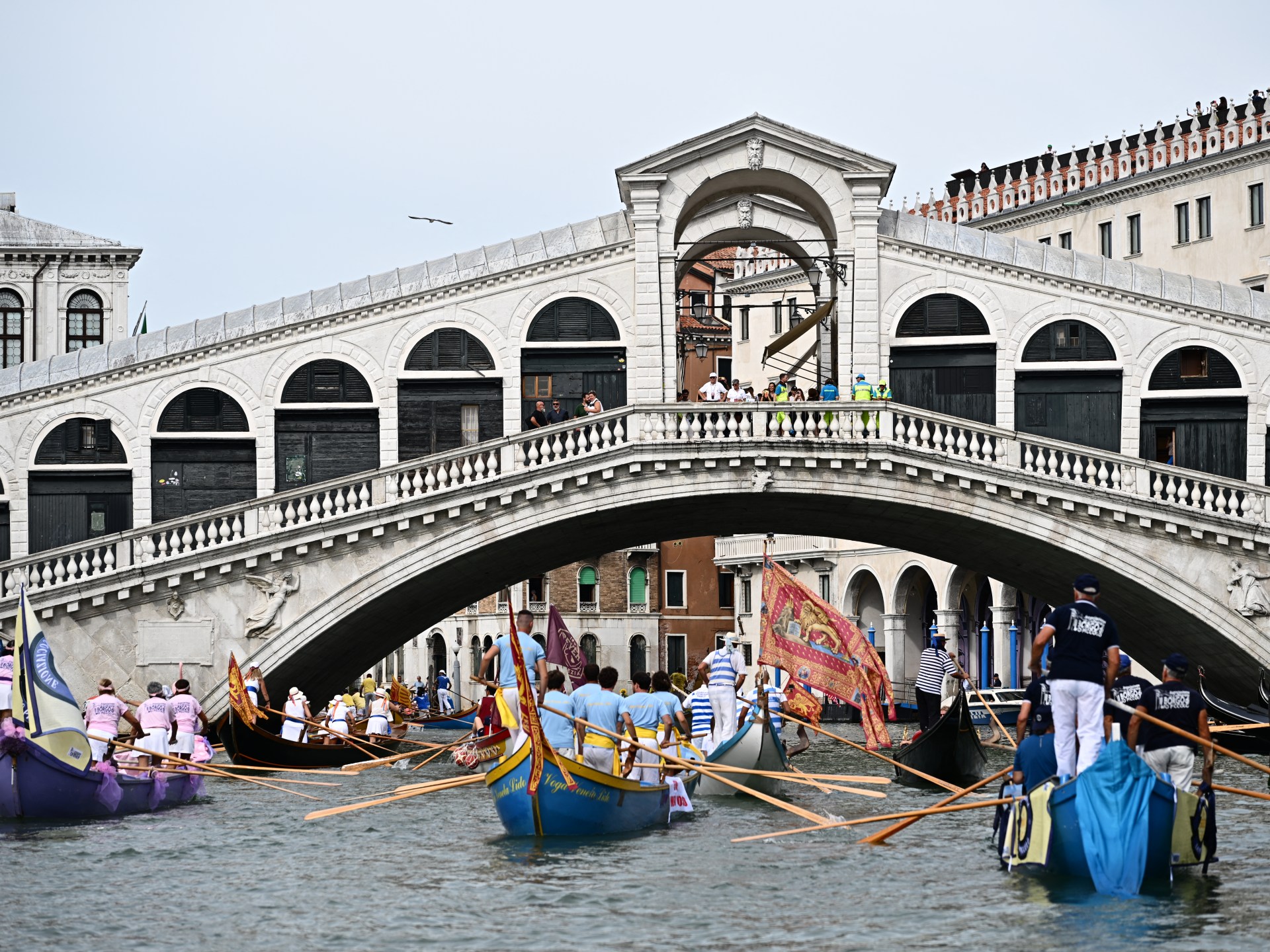 Featured image for "Venice Entry Tax Ineffective in Reducing Tourist Numbers, Critics Claim"