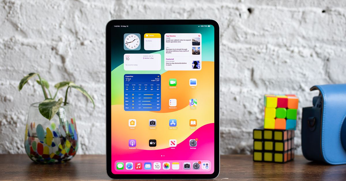 Featured image for Apple's HomePod with Display Delayed to Late 2025