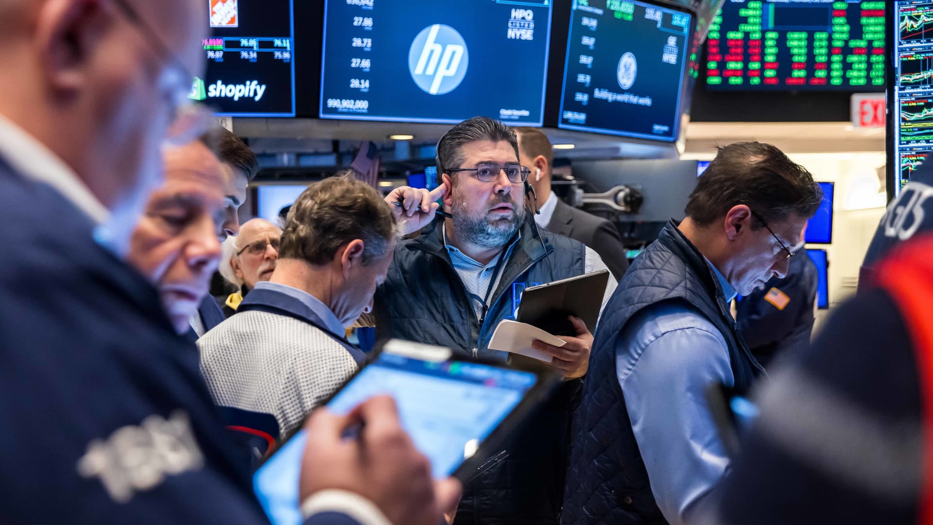 "Nvidia's Stock Reversal Sparks Broader Market Unwind and AI Market Rally Wake-Up Call"