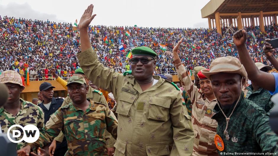 Algeria's Political Crossroads: Navigating the Niger Coup